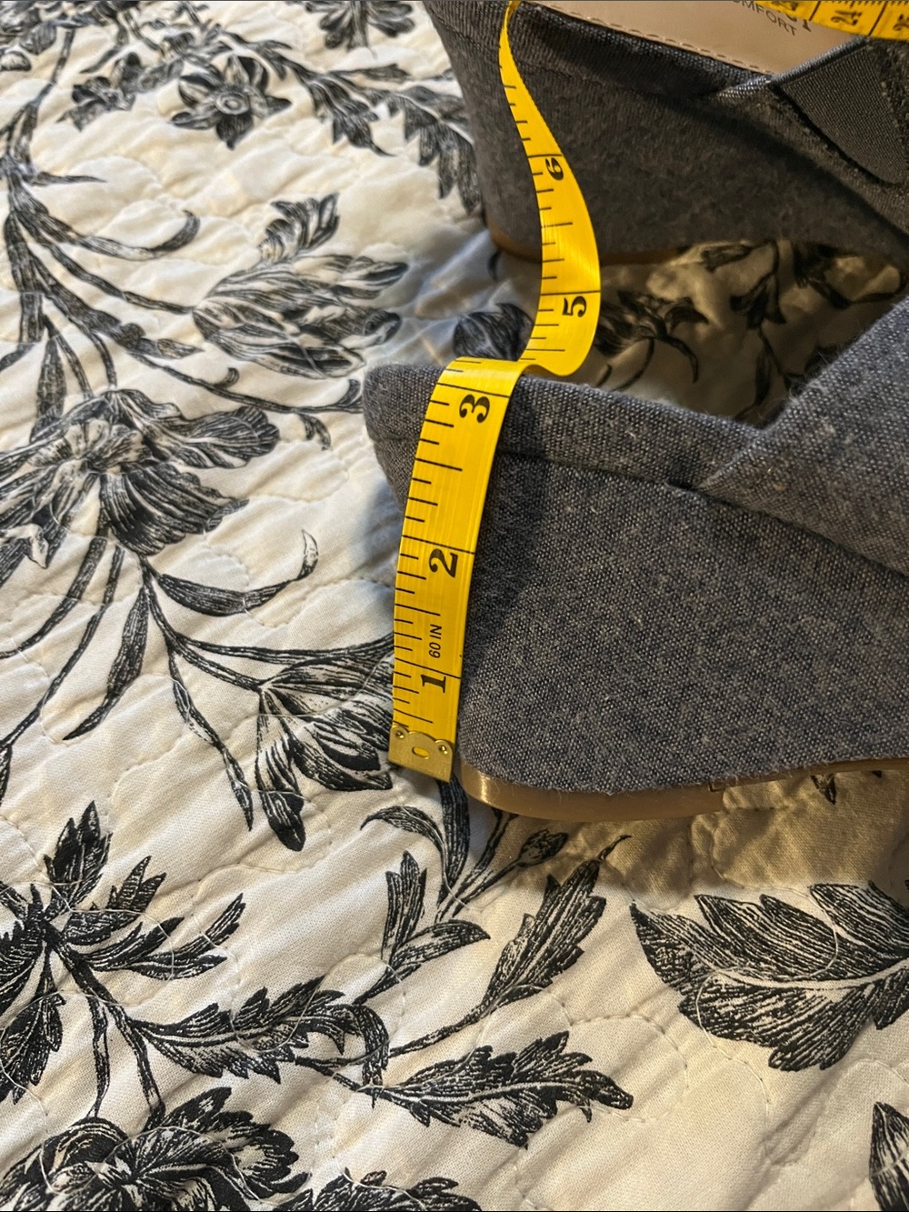 Naturalizer Gray Felt Open-Vamp Slide Mules - Picture 2 of 5